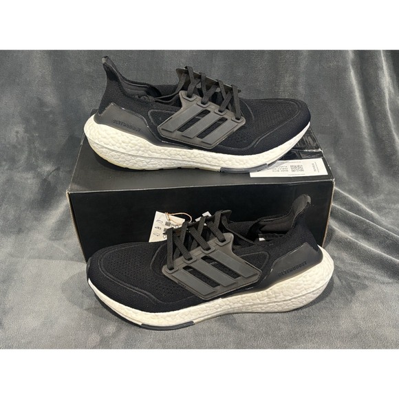 Adidas Ultraboost 21 Womens Shoes. Size 9.5 - Picture 2 of 7